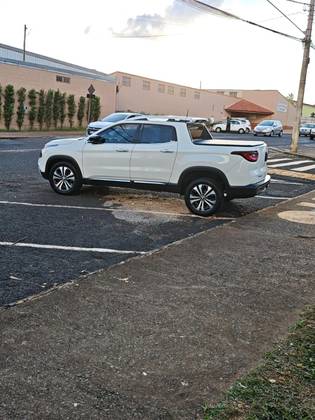 FIAT TORO 2.0 16V TURBO DIESEL VOLCANO 4WD AT9 FIAT TORO 2.0 16V TURBO DIESEL VOLCANO 4WD AT9